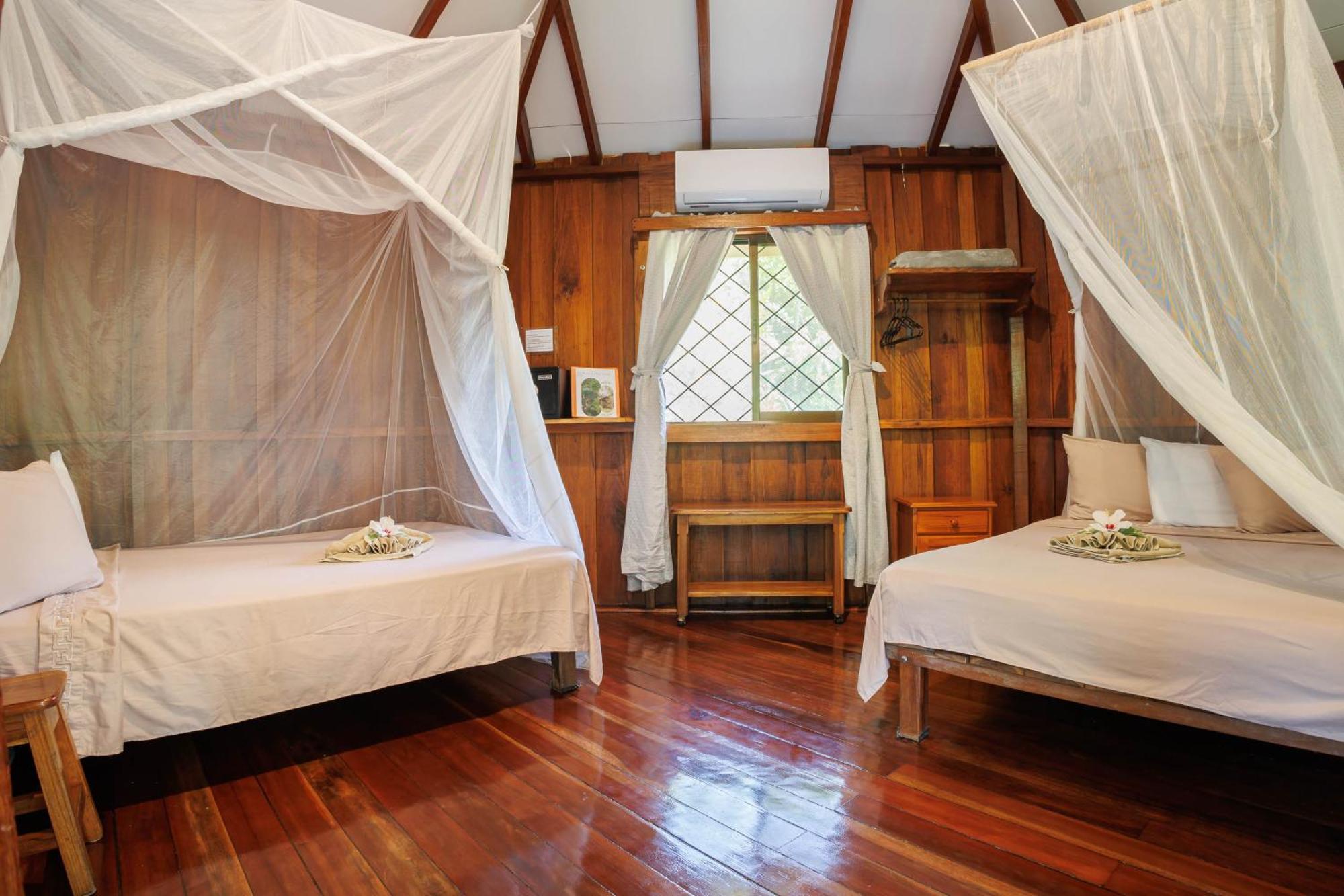 Bungalows Ache Cahuita Exterior photo